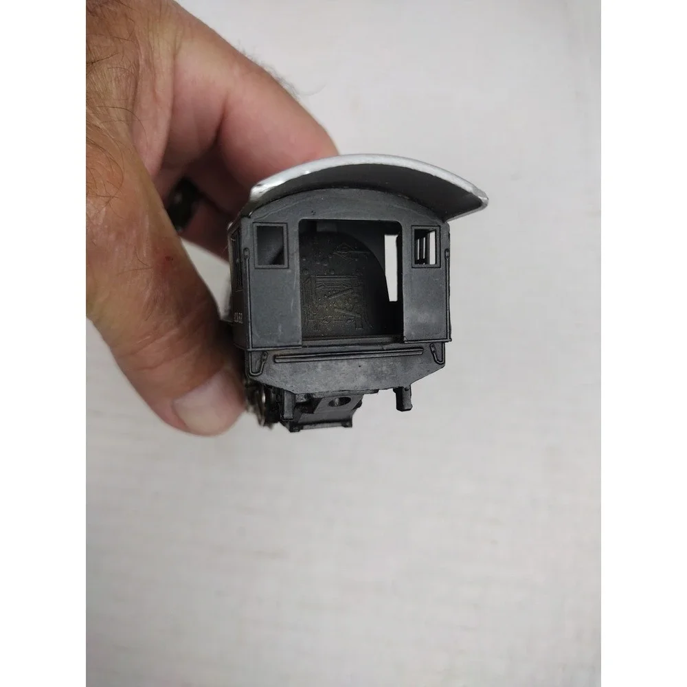 HO Bachmann AT&SF 0-6-0 Steam Locomotive Lighted and #2126 Tender